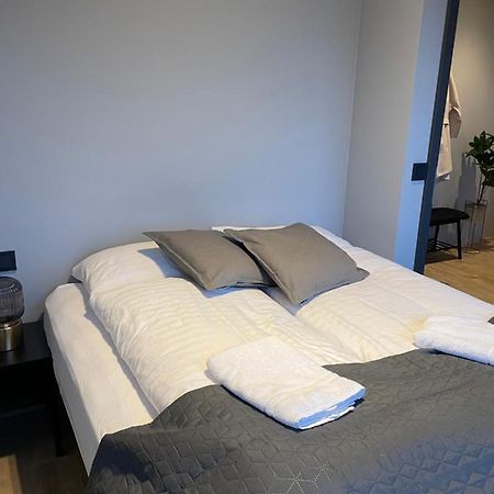 Lovely Apartment With Hot Tub Access Акурейри Экстерьер фото