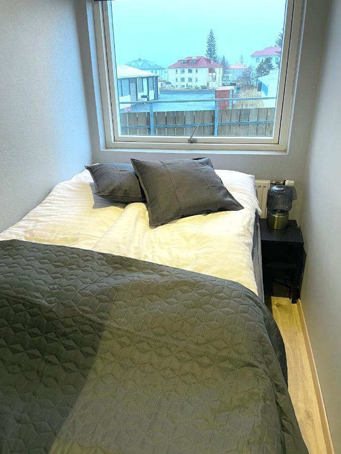 Lovely Apartment With Hot Tub Access Акурейри Экстерьер фото