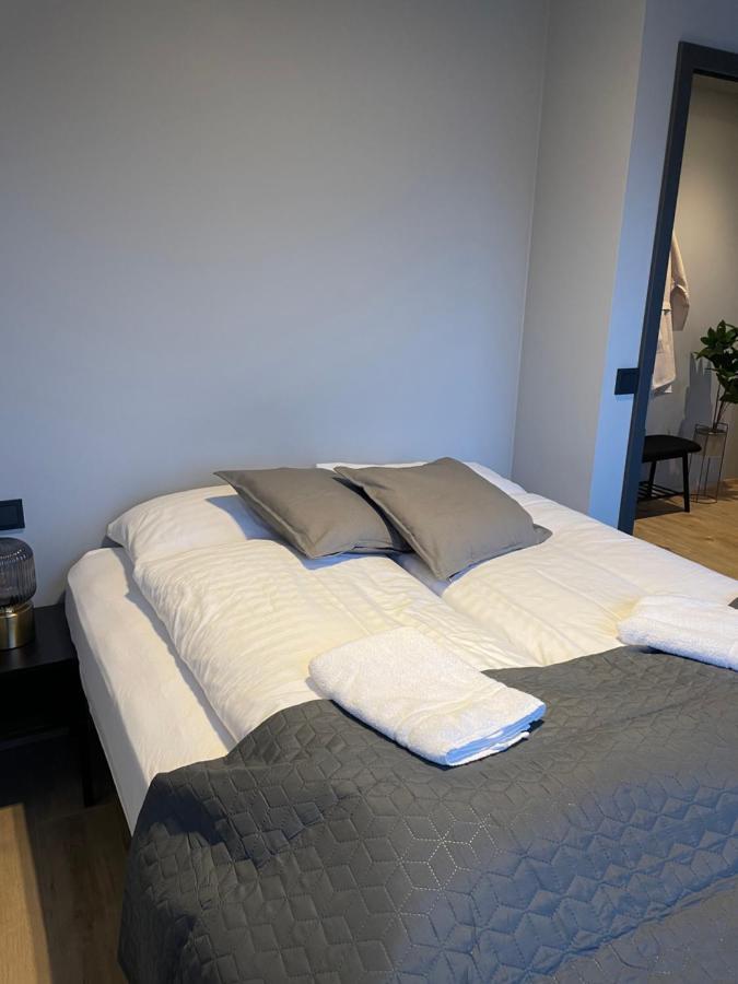 Lovely Apartment With Hot Tub Access Акурейри Экстерьер фото