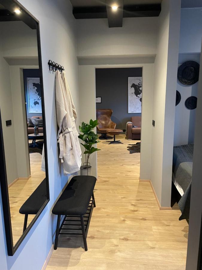 Lovely Apartment With Hot Tub Access Акурейри Экстерьер фото
